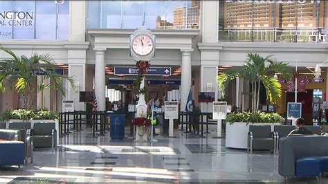 Columbia metropolitan airport - Columbia Metropolitan Airport is one of South Carolina's largest air facilities. It serves the city of Columbia, which is located a short distance to the northeast, and the surrounding Midlands region of the state. Our guide to the airport includes important contact details as well as information regarding terminal facilities, public transport ...